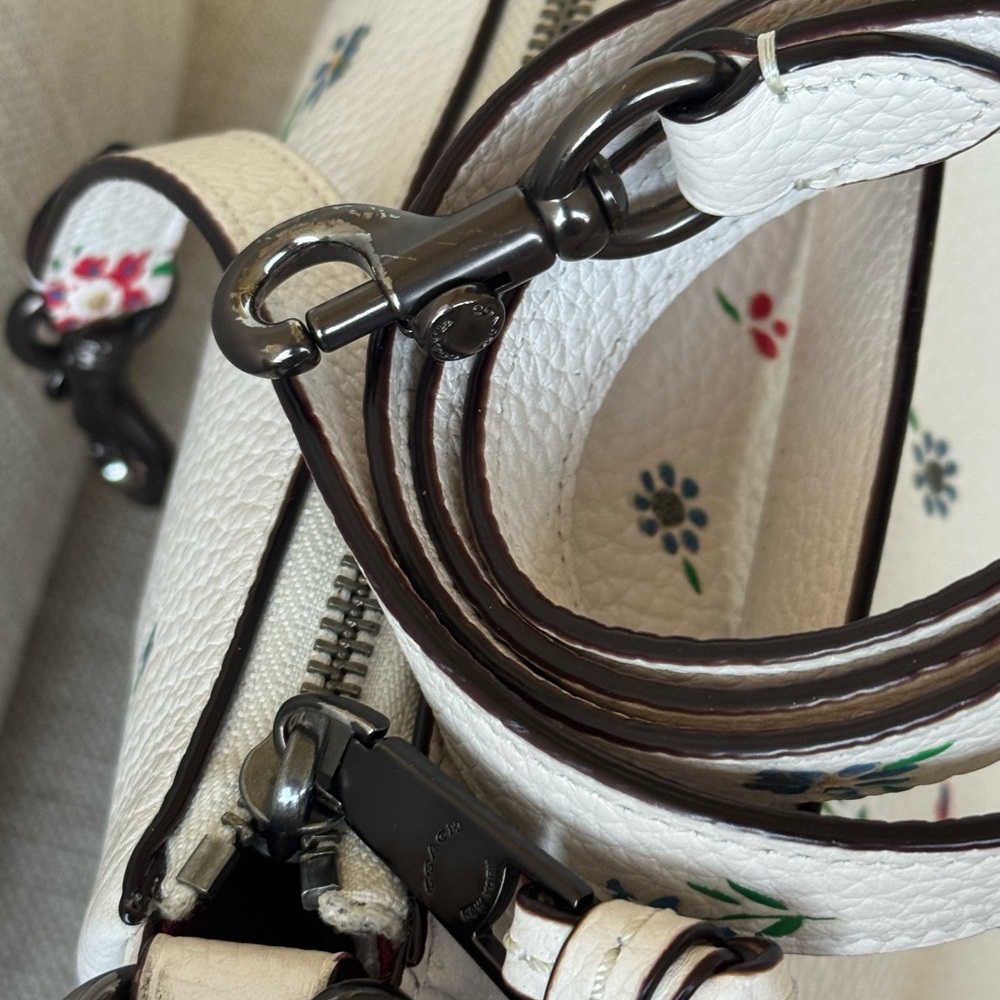 Coach Shay Crossbody Bag With Wildflower Print pebbled leather - Picture 10 of 17